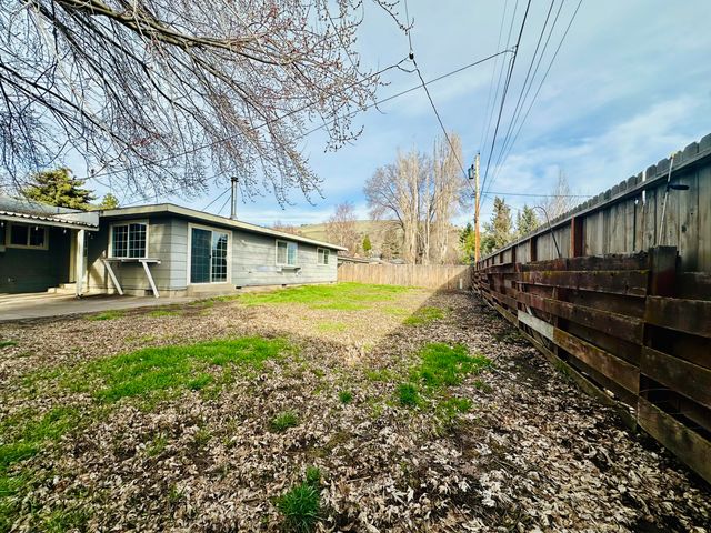 6276 Bryant Avenue, Klamath Falls, OR 97603