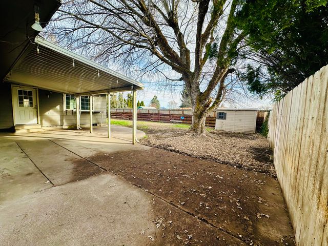 6276 Bryant Avenue, Klamath Falls, OR 97603