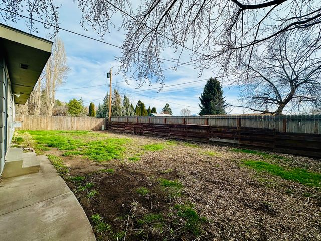 6276 Bryant Avenue, Klamath Falls, OR 97603