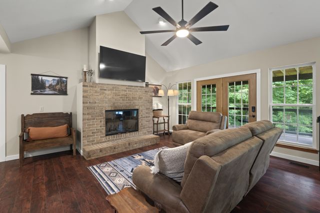 1150 Tonya Trl, Cumberland Furnace, TN 37051