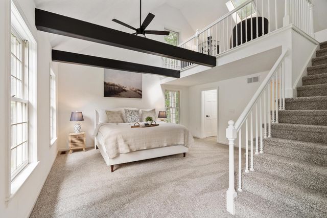 6 Finch Circle, Londonderry, NH 03053