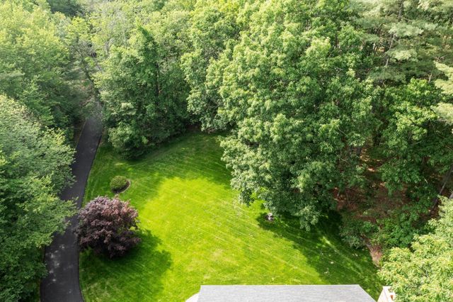 6 Finch Circle, Londonderry, NH 03053