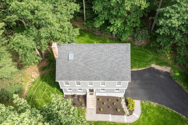 6 Finch Circle, Londonderry, NH 03053