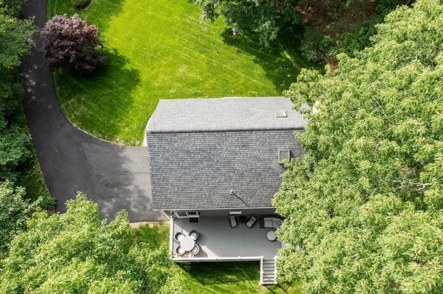 6 Finch Circle, Londonderry, NH 03053