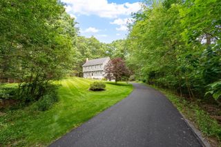 6 Finch Circle, Londonderry, NH 03053