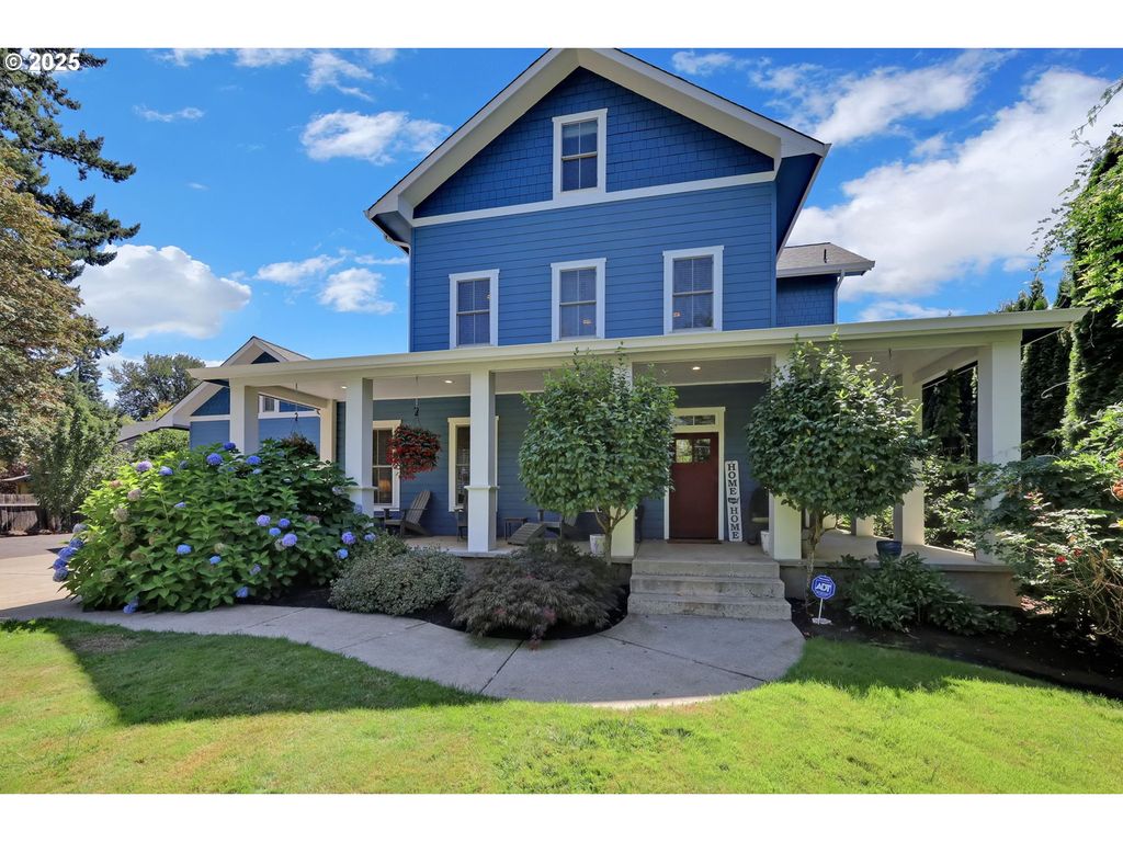 320 E BEACON Dr, Eugene, OR 97404