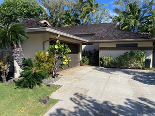 7832 Makaaoa Place, Honolulu, HI 96825