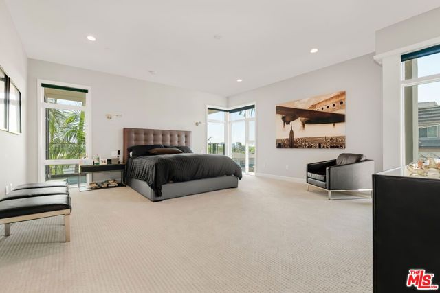 447 N Doheny Drive 301, Beverly Hills, CA 90210