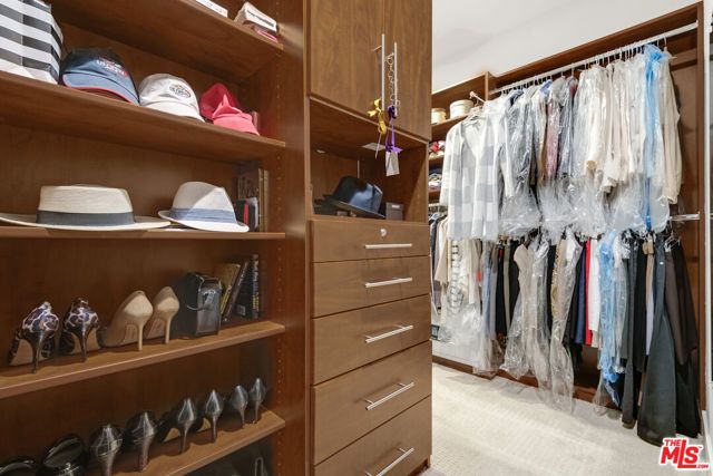 447 N Doheny Drive 301, Beverly Hills, CA 90210