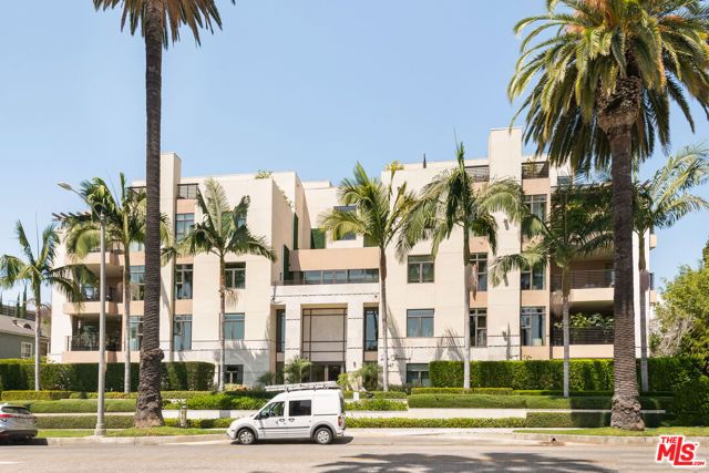 447 N Doheny Drive 301, Beverly Hills, CA 90210