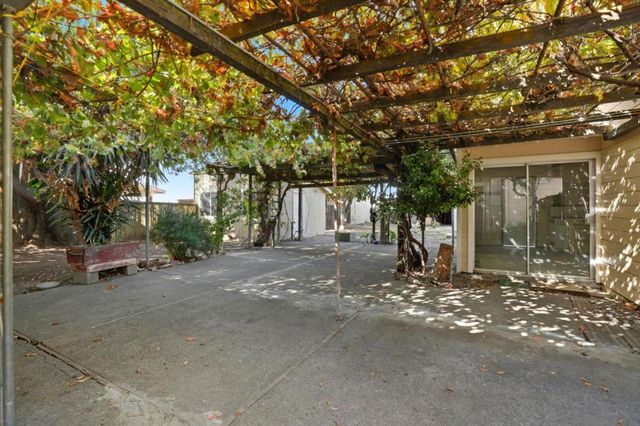 790 Shore Road, Hollister, CA 95023