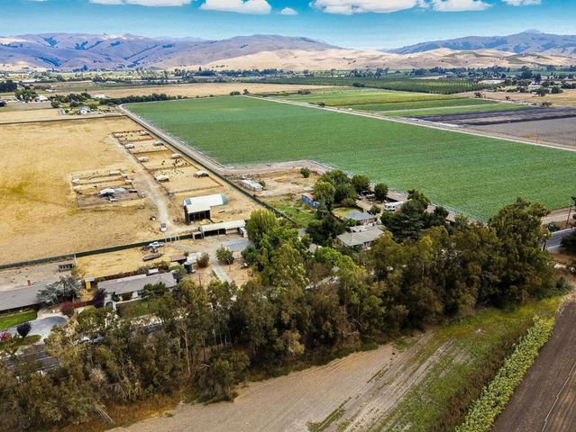 790 Shore Road, Hollister, CA 95023
