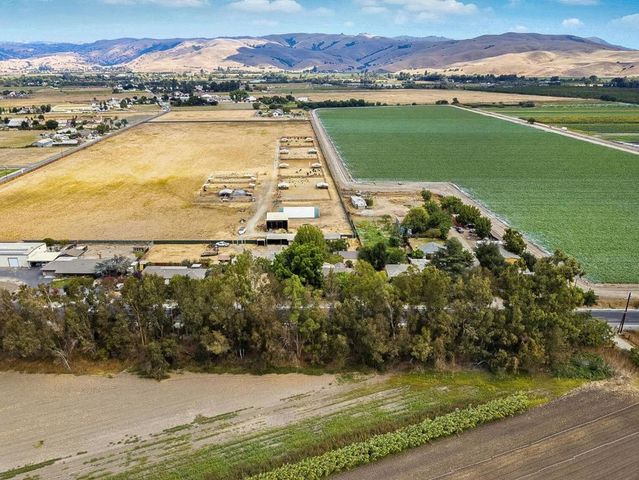 790 Shore Road, Hollister, CA 95023