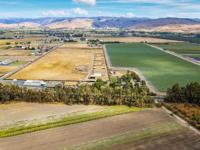 790 Shore Road, Hollister, CA 95023