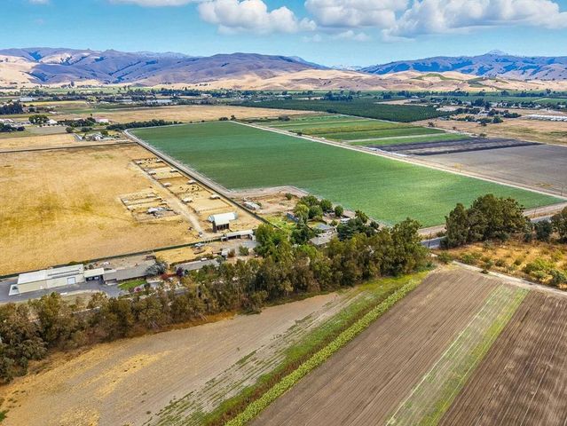 790 Shore Road, Hollister, CA 95023