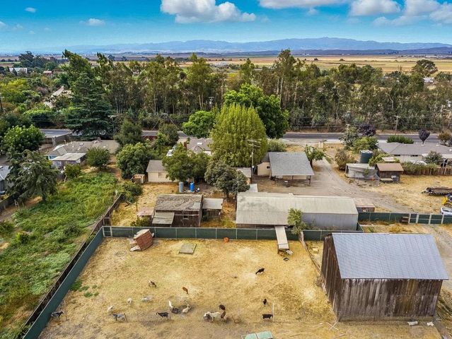 790 Shore Road, Hollister, CA 95023