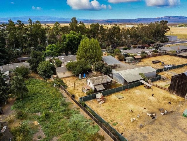 790 Shore Road, Hollister, CA 95023