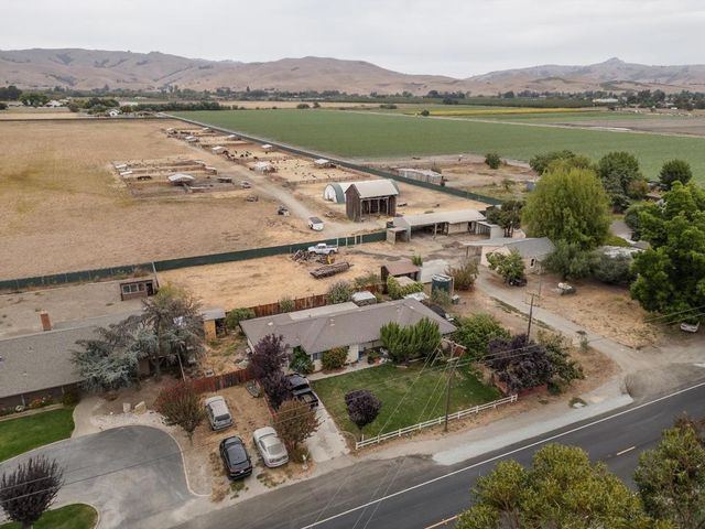 790 Shore Road, Hollister, CA 95023