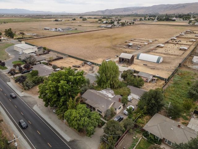 790 Shore Road, Hollister, CA 95023