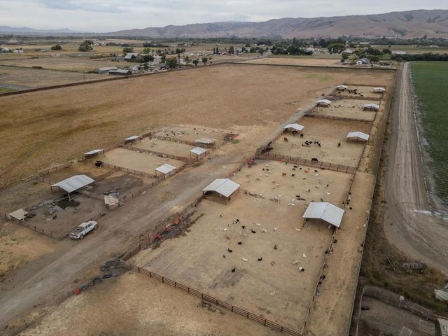 790 Shore Road, Hollister, CA 95023