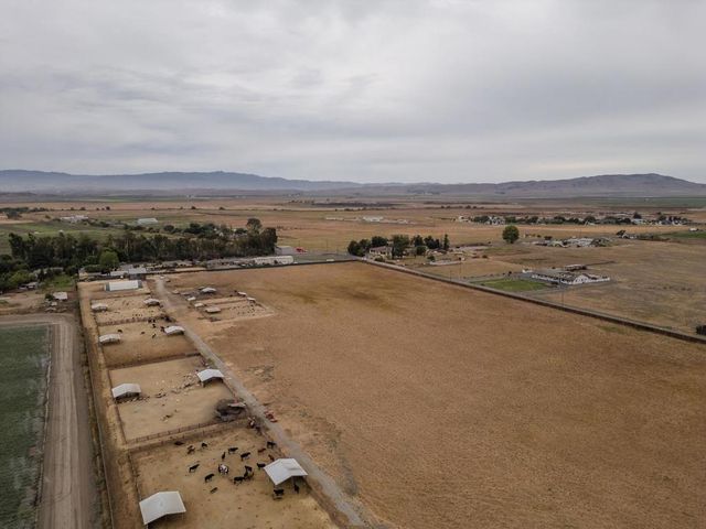 790 Shore Road, Hollister, CA 95023