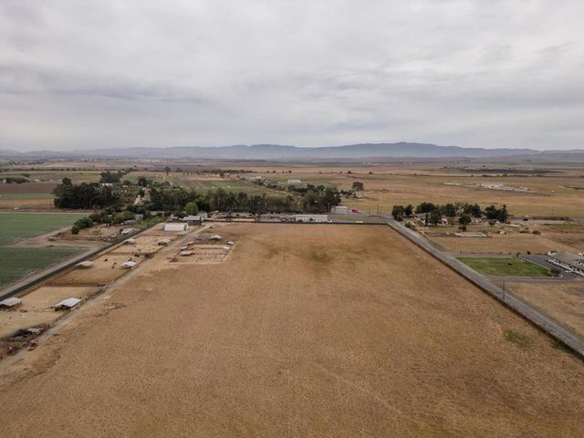 790 Shore Road, Hollister, CA 95023