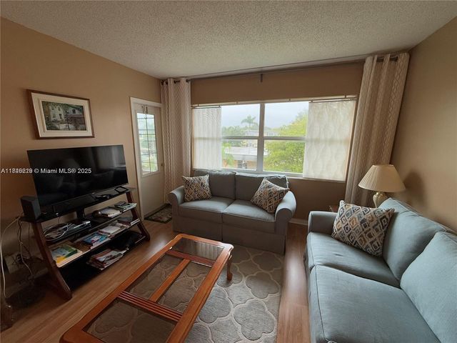 4441 NW 16th St J308, Lauderhill, FL 33313