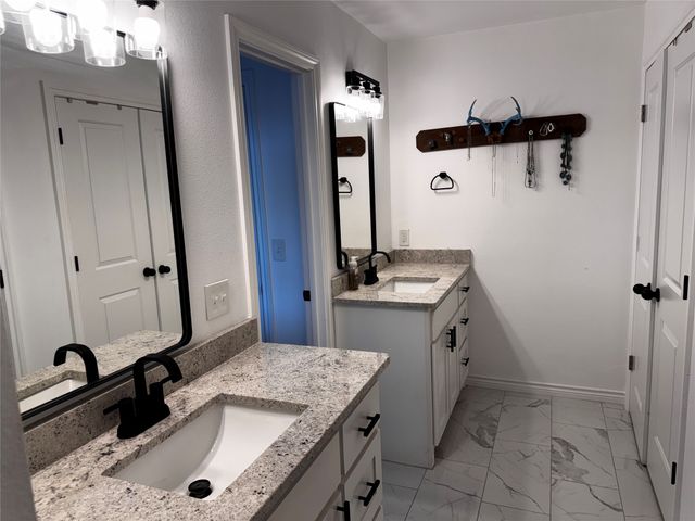 100 W Hoover Avenue, Whitney, TX 76692