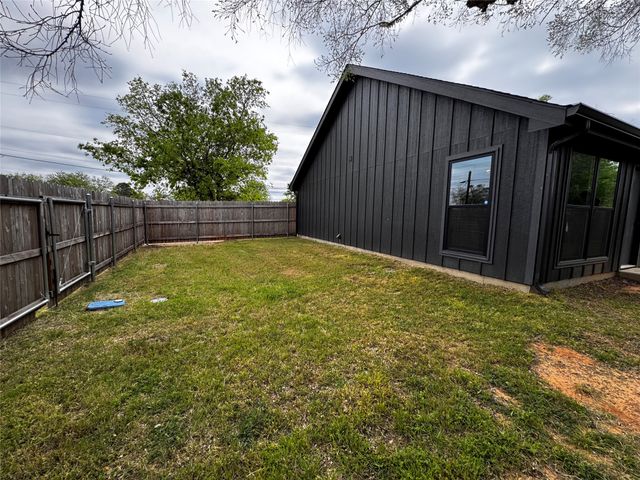 100 W Hoover Avenue, Whitney, TX 76692