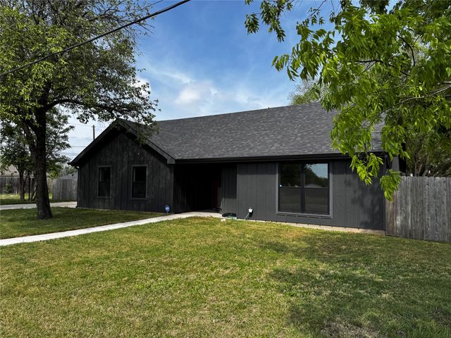 100 W Hoover Avenue, Whitney, TX 76692