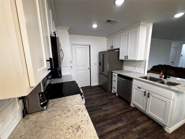 100 W Hoover Avenue, Whitney, TX 76692