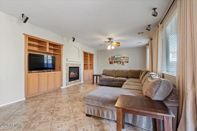 3622 E BRIDGEPORT Parkway, Gilbert, AZ 85295