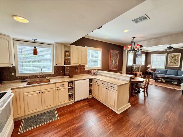 14058 11TH STREET, Dade City, FL 33525