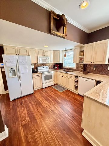 14058 11TH STREET, Dade City, FL 33525