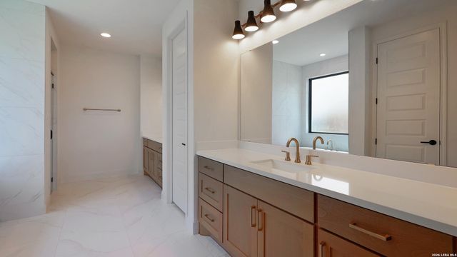 165 Brandon Cove, Castroville, TX 78009