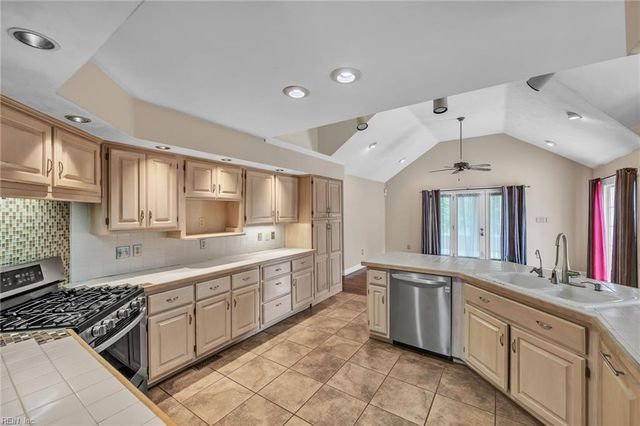 700 Cross QUAY, Chesapeake, VA 23320