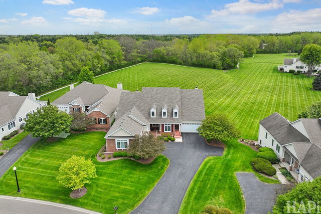 5614 Prairie Ridge Road 121, Crystal Lake, IL 60014