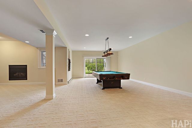 5614 Prairie Ridge Road 121, Crystal Lake, IL 60014