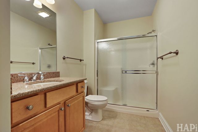 5614 Prairie Ridge Road 121, Crystal Lake, IL 60014