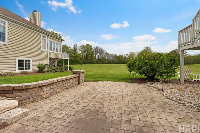 5614 Prairie Ridge Road 121, Crystal Lake, IL 60014