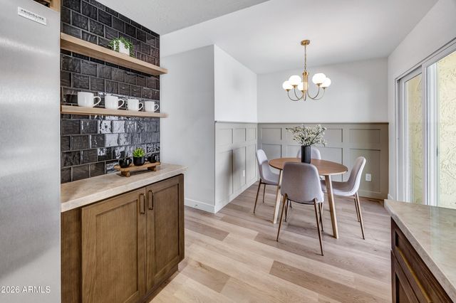 1002 W SOLAR Drive, Phoenix, AZ 85021