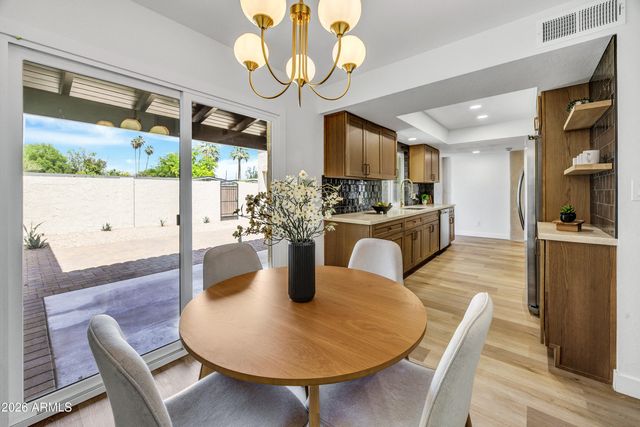 1002 W SOLAR Drive, Phoenix, AZ 85021