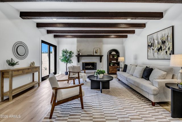 1002 W SOLAR Drive, Phoenix, AZ 85021