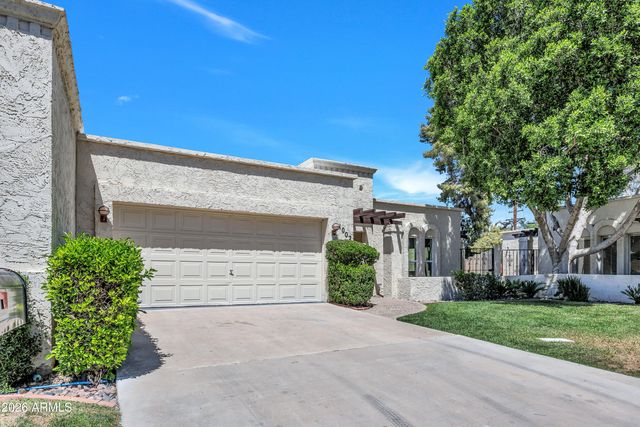 1002 W SOLAR Drive, Phoenix, AZ 85021
