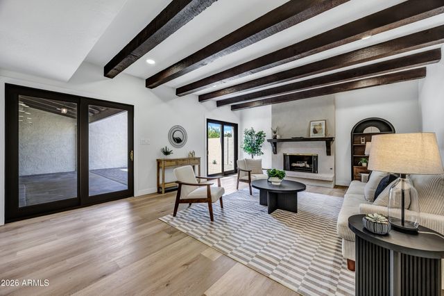 1002 W SOLAR Drive, Phoenix, AZ 85021