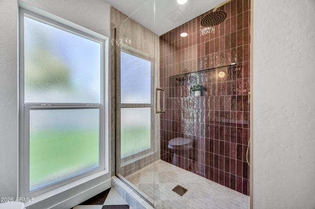 1002 W SOLAR Drive, Phoenix, AZ 85021