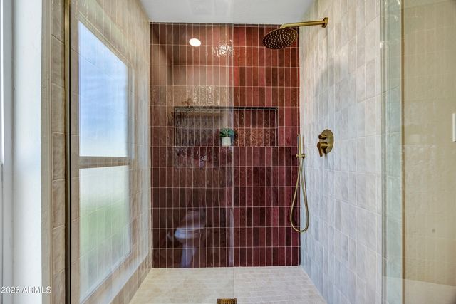 1002 W SOLAR Drive, Phoenix, AZ 85021
