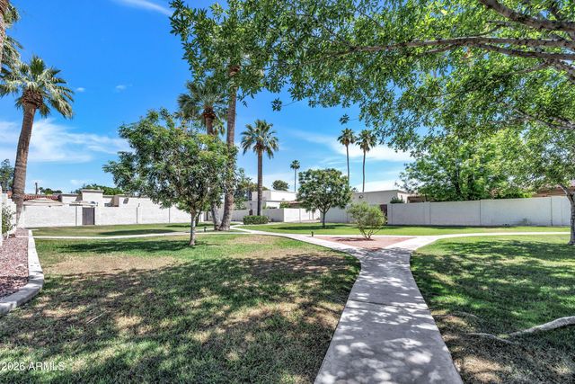 1002 W SOLAR Drive, Phoenix, AZ 85021