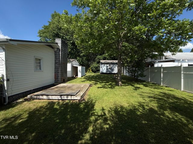 708 West D Street, Elizabethton, TN 37643