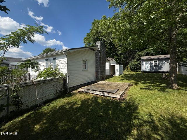 708 West D Street, Elizabethton, TN 37643